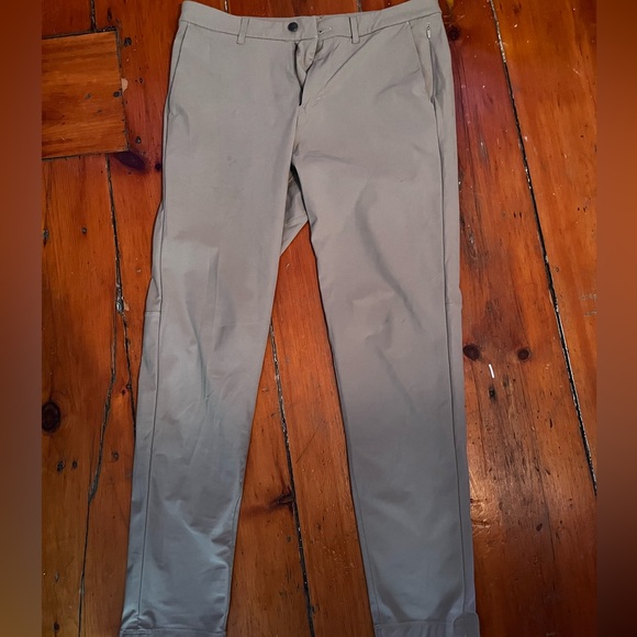 LULULEMON Men’s Khaki Pants size 32x34. - Picture 1 of 5